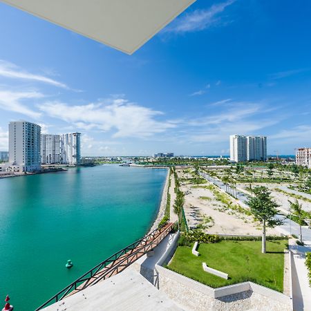 Renaissance Cancun Resort & Marina Exterior foto View of the Marina