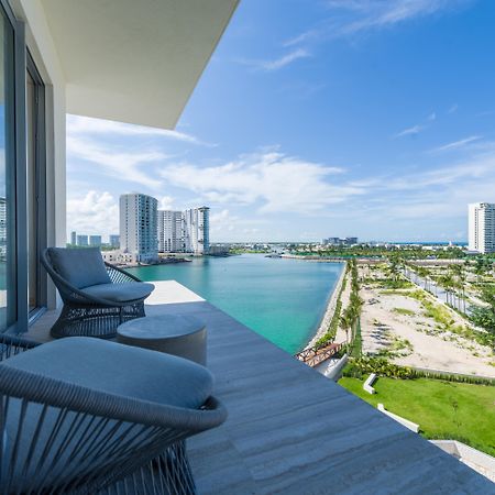 Renaissance Cancun Resort & Marina Exterior foto View from the balcony of a suite at the Grand at Moon Palace