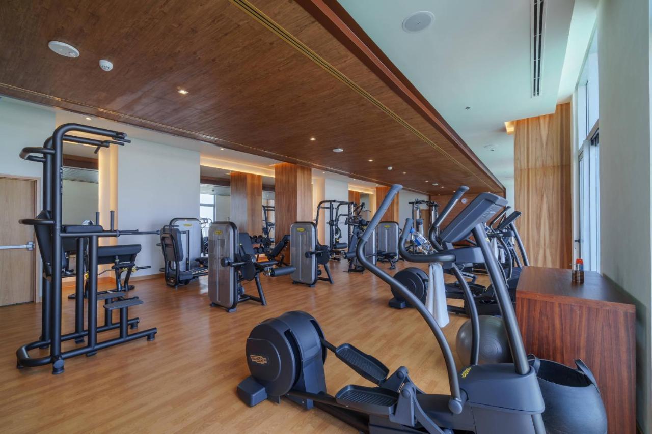 Renaissance Cancun Resort & Marina Exterior foto The gym at the 1018
