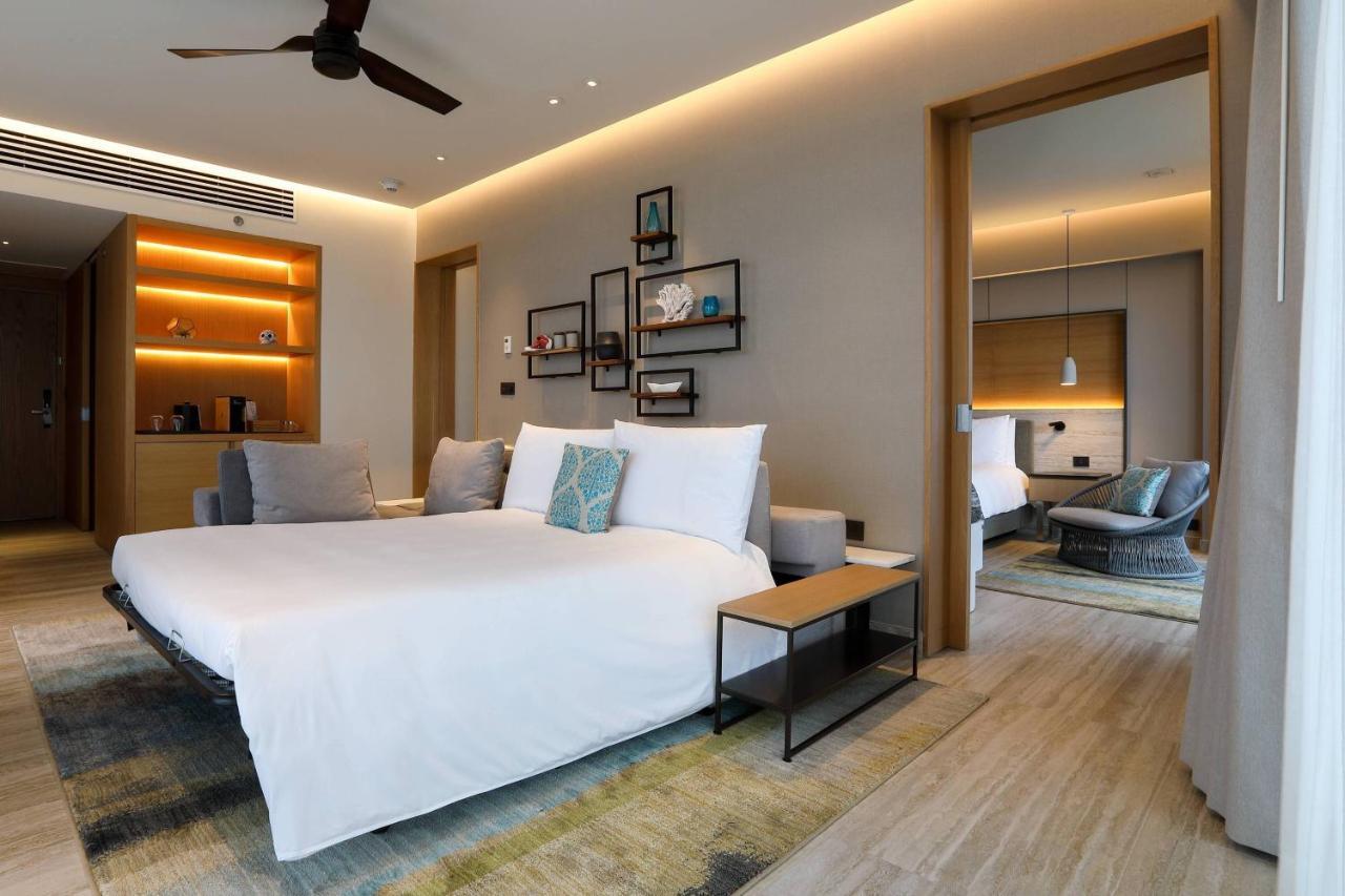 Renaissance Cancun Resort & Marina Exterior foto A bedroom at the hotel